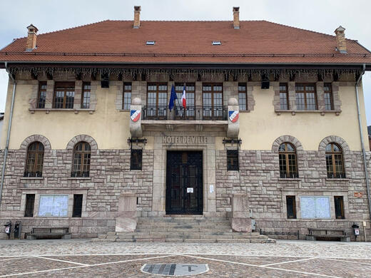 Vue de la place de l'Hôtel de ville Vue de la place de l'Hôtel de ville